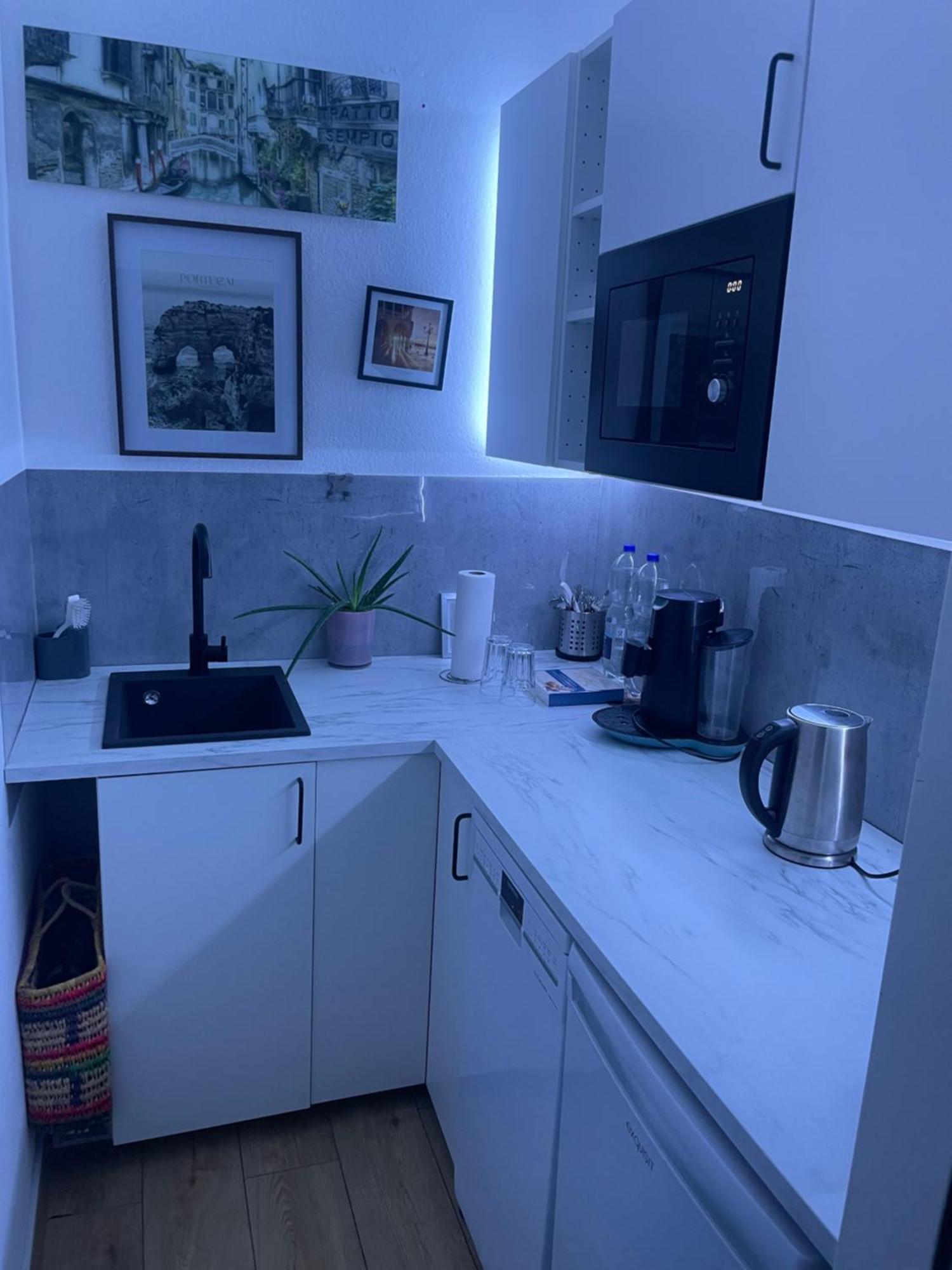 4 Min Naehe Von Hbf Und Dom Mit Garten ,balkon & Office Кёльн