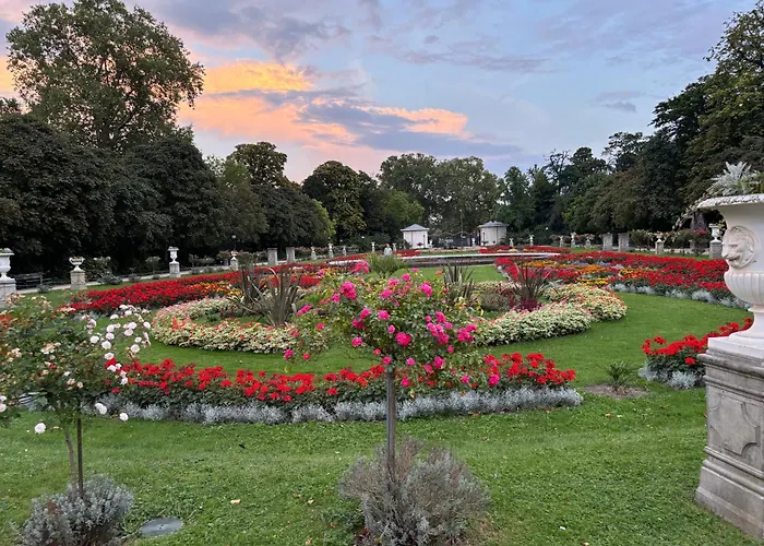 Koeln Wohnung 4 Min Naehe Von Hbf Und Dom Mit Garten ,Balkon & Office